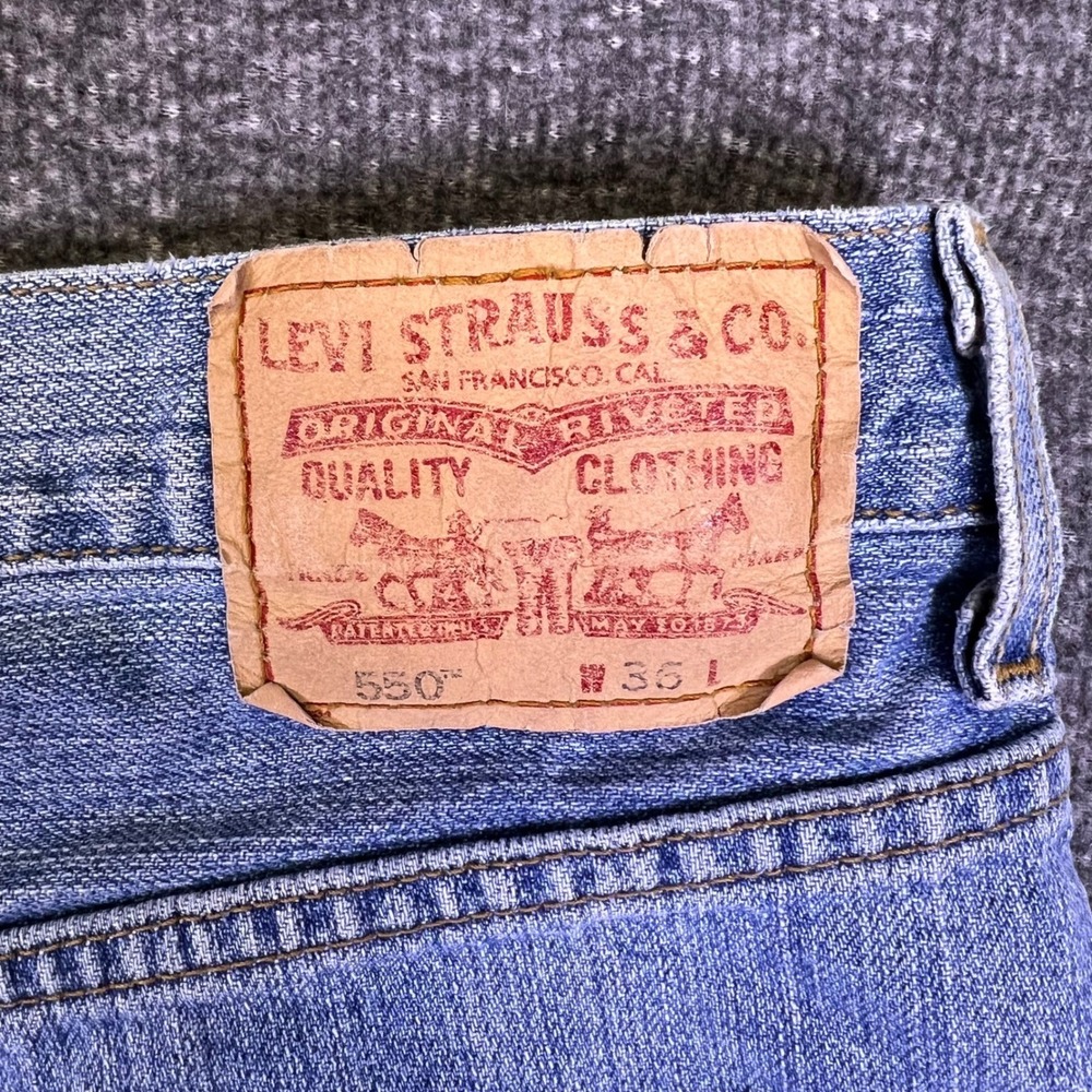 Levis 550 Shorts Mens 36 Relaxed Fit Blue Denim Jean Med Wash Bermuda Casual Dad - Picture 9 of 11